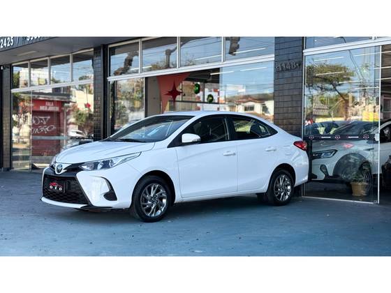 TOYOTA YARIS 1.5 16V FLEX XS CONNECT MULTIDRIVE TOYOTA YARIS 1.5 16V FLEX XS CONNECT MULTIDRIVE